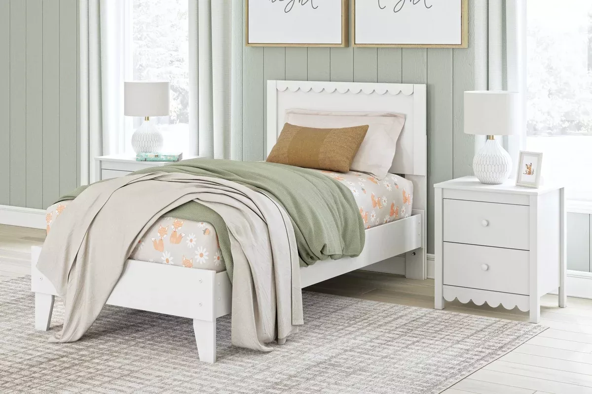 Ashley Express - HallitynPanel Platform Bed