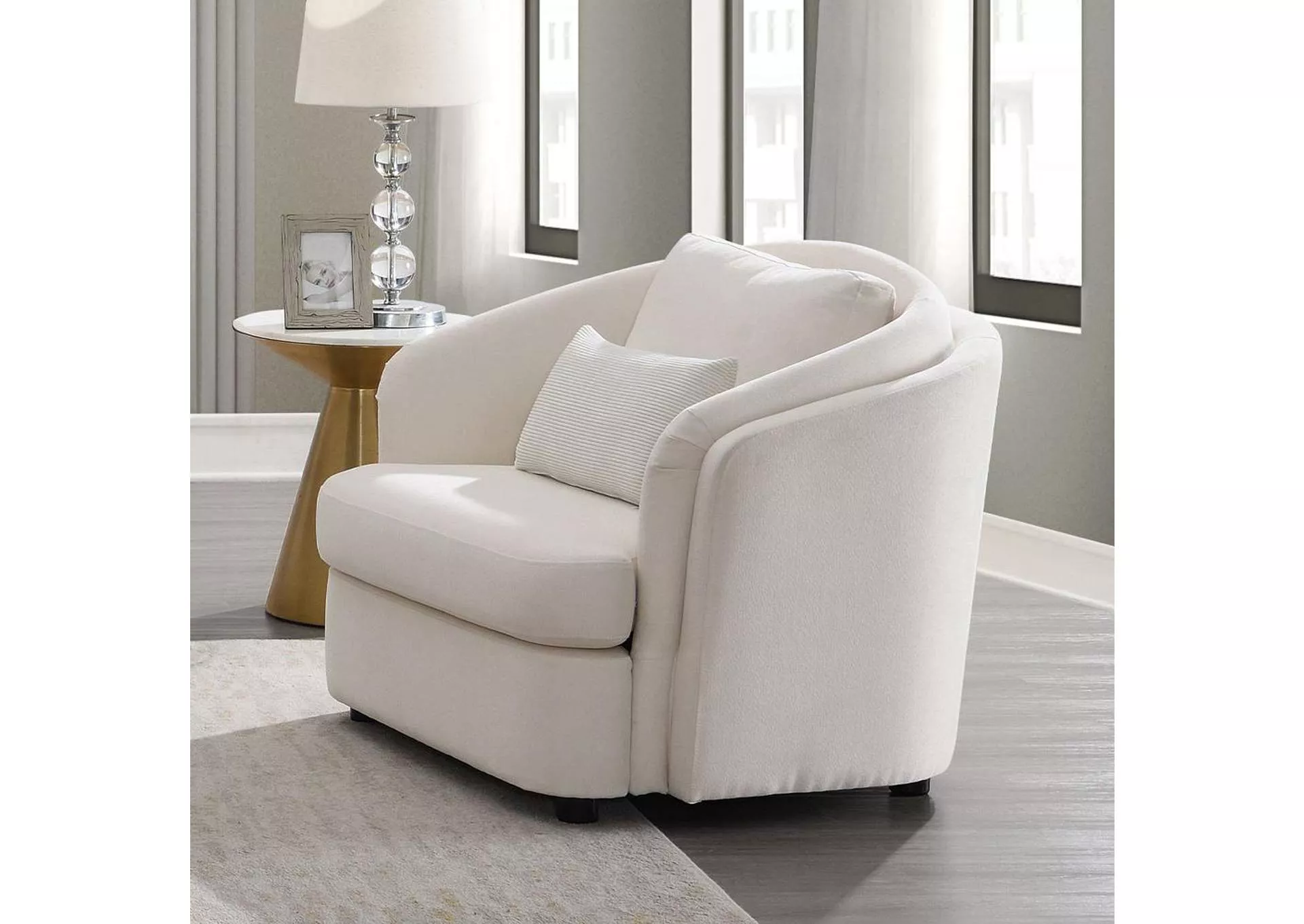 Mariko Chair with Pillow