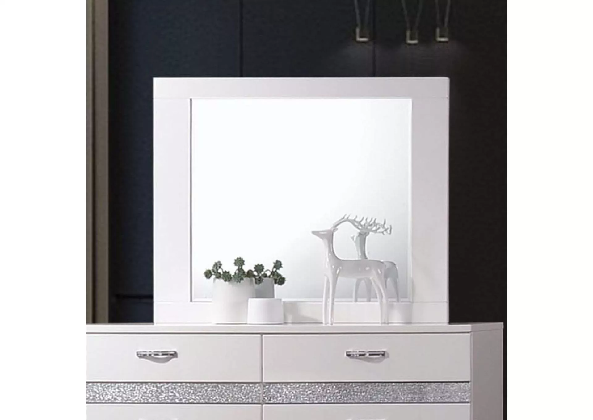 Naima Ii Mirror