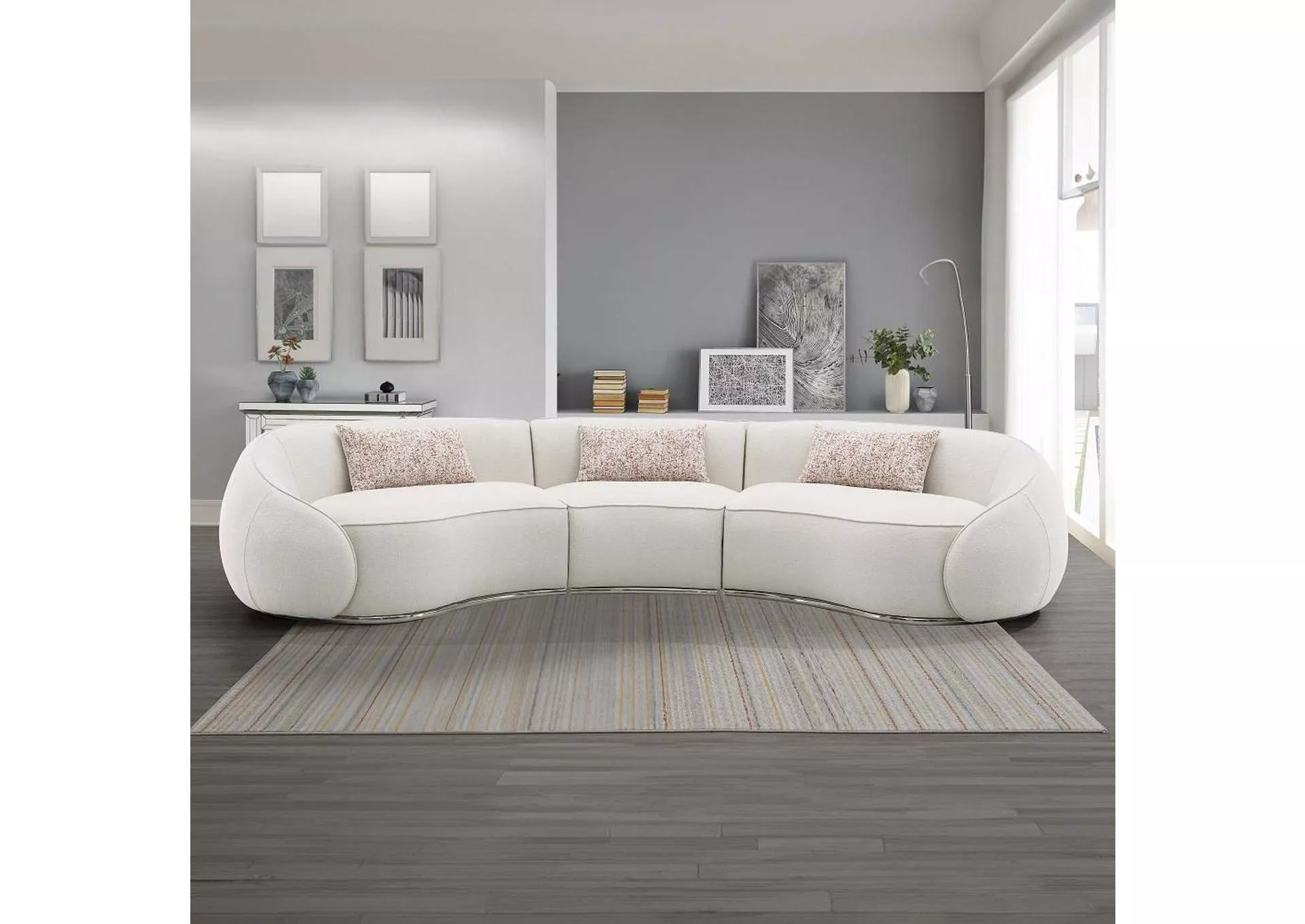 Sahara Sectional Sofa with 3 Pillows