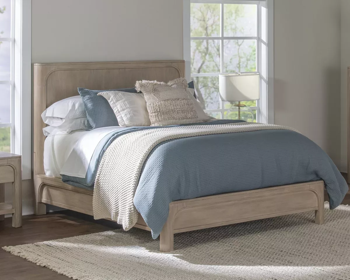 Solano 56-inch Queen Panel Bed Weathered Mango