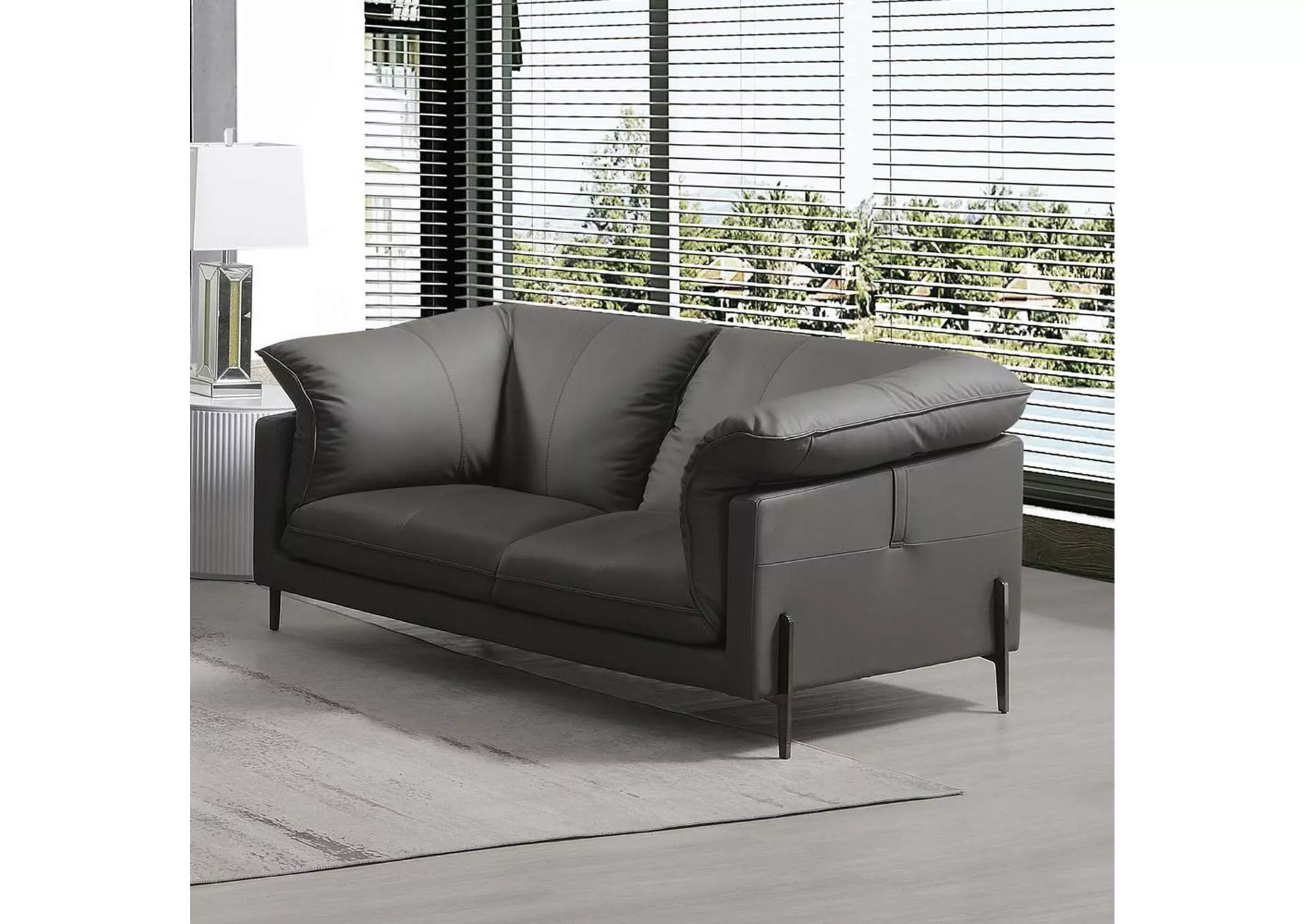 Tadi Loveseat