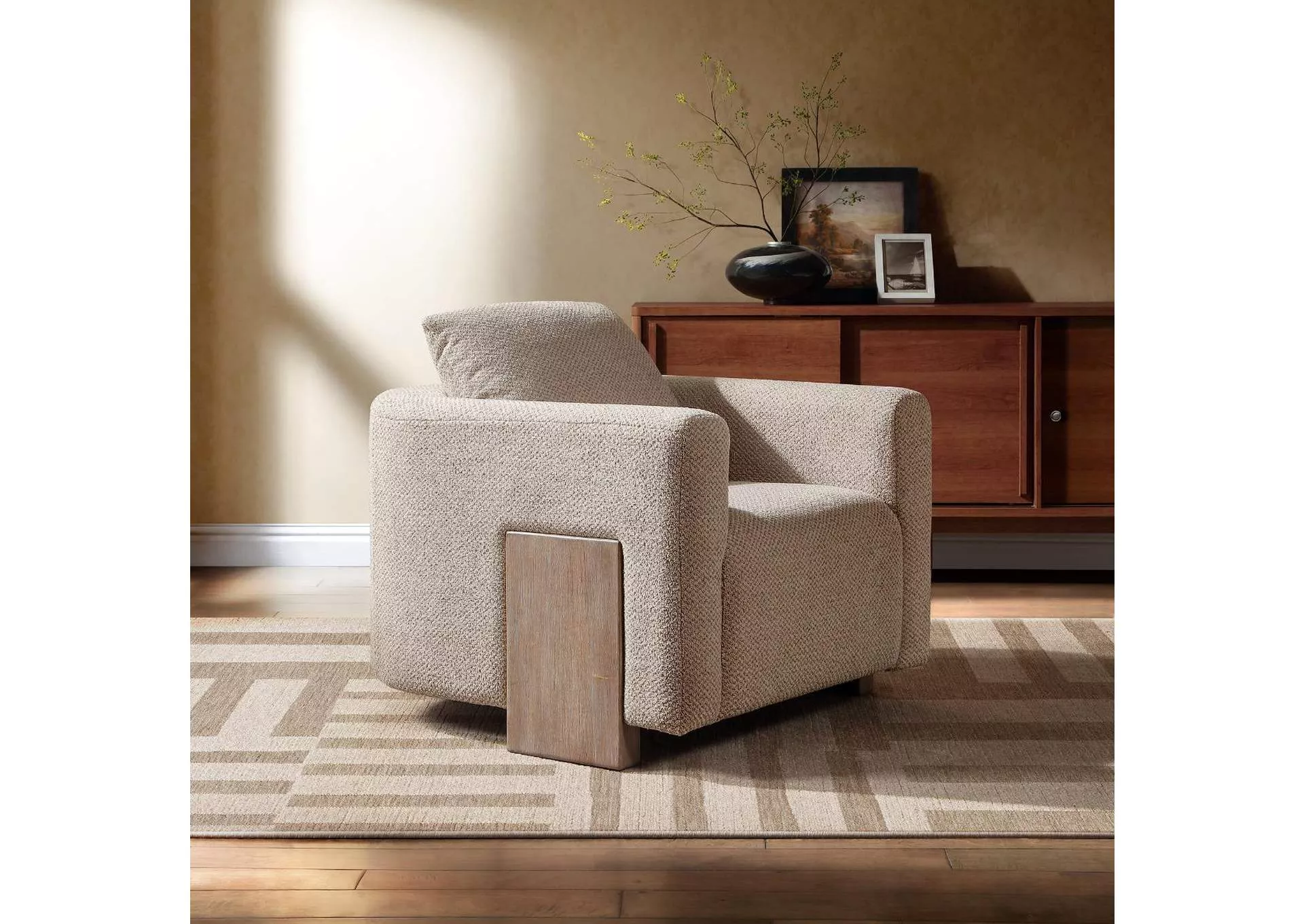 Tryne Accent Chair